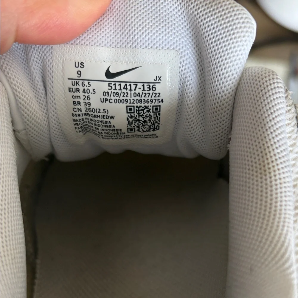 Nike Women's White, Black, and Orange Sneakers